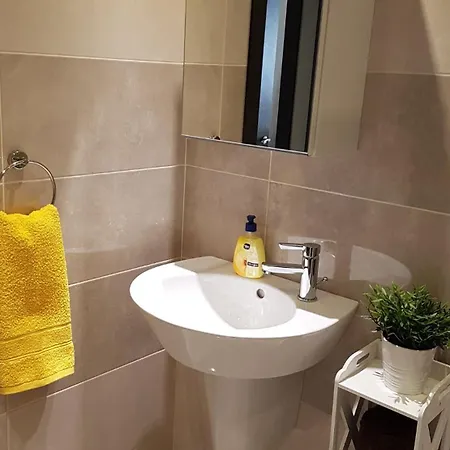 Poli's Aparment Sunny Freesia Апартаменты