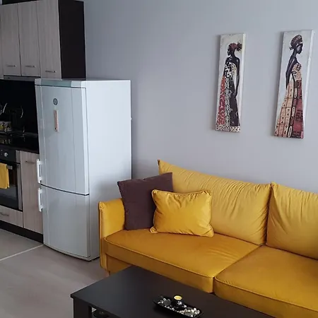 Poli's Aparment Sunny Freesia * Варна